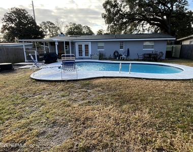 7431 Arble Drive - Photo Thumbnail 15