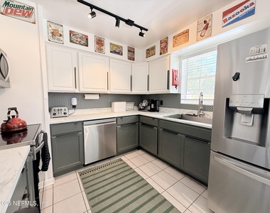 7431 Arble Drive - Photo Thumbnail 5
