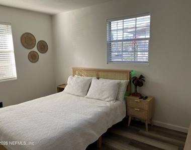 7431 Arble Drive - Photo Thumbnail 12