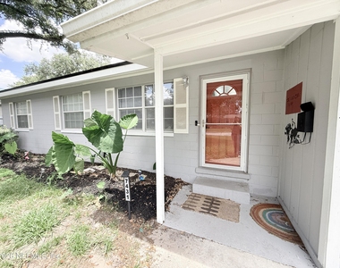7431 Arble Drive - Photo Thumbnail 1