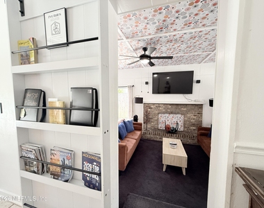 7431 Arble Drive - Photo Thumbnail 8