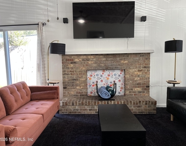 7431 Arble Drive - Photo Thumbnail 6