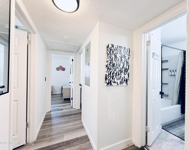 7431 Arble Drive - Photo Thumbnail 13