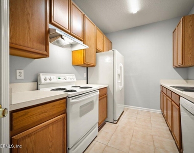 7990 Baymeadows Road E - Photo Thumbnail 4