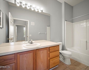 7990 Baymeadows Road E - Photo Thumbnail 12