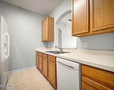 7990 Baymeadows Road E - Photo Thumbnail 5