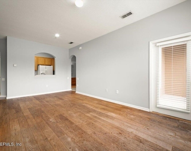 7990 Baymeadows Road E - Photo Thumbnail 9