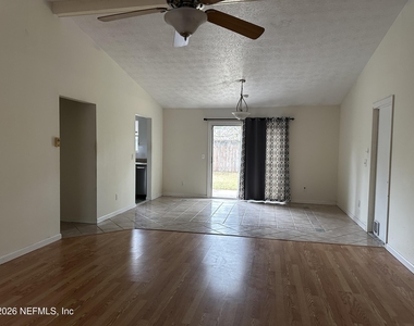 4253 Huntington Forest Boulevard - Photo Thumbnail 2