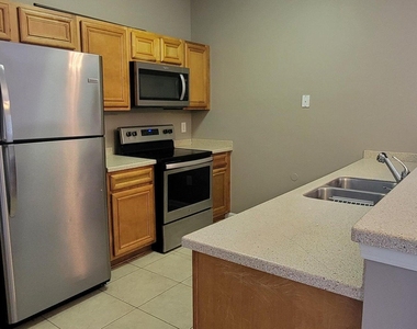 8227 Lobster Bay Court - Photo Thumbnail 3