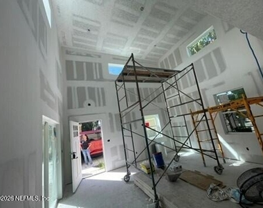 218 7th Avenue S - Photo Thumbnail 6