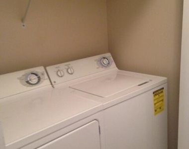 7800 Point Meadows Drive - Photo Thumbnail 9
