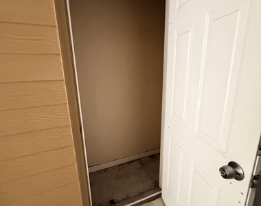 7800 Point Meadows Drive - Photo Thumbnail 42