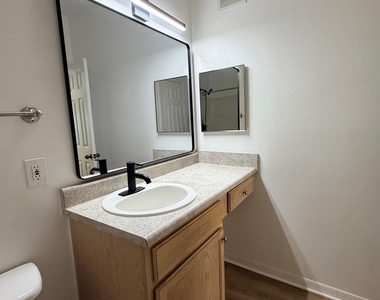 7800 Point Meadows Drive - Photo Thumbnail 31