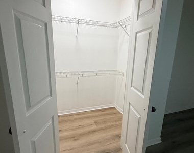 7800 Point Meadows Drive - Photo Thumbnail 37