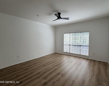 7800 Point Meadows Drive - Photo Thumbnail 2