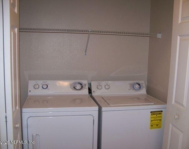 7800 Point Meadows Drive - Photo Thumbnail 6