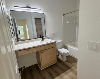 7800 Point Meadows Drive - Photo Thumbnail 20