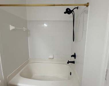 7800 Point Meadows Drive - Photo Thumbnail 24