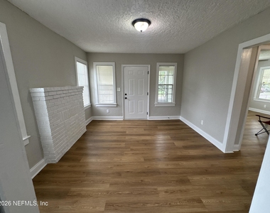 1645 W 12th Street - Photo Thumbnail 3