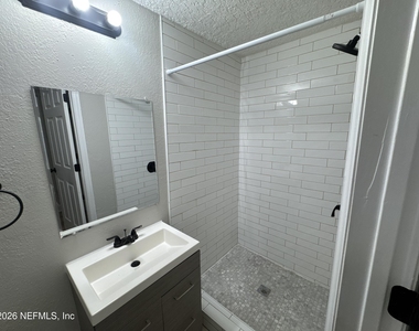 1645 W 12th Street - Photo Thumbnail 6