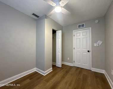 1645 W 12th Street - Photo Thumbnail 10