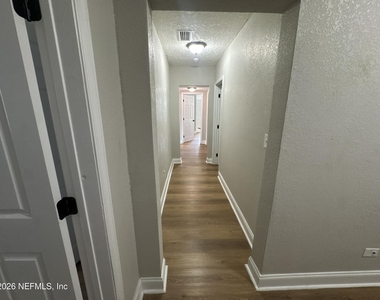 1645 W 12th Street - Photo Thumbnail 11