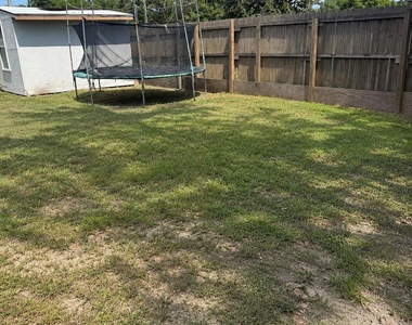 7945 Macinnes Dr Drive - Photo Thumbnail 11