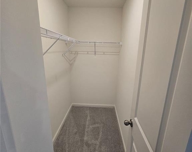 73 Rowlett Place - Photo Thumbnail 23