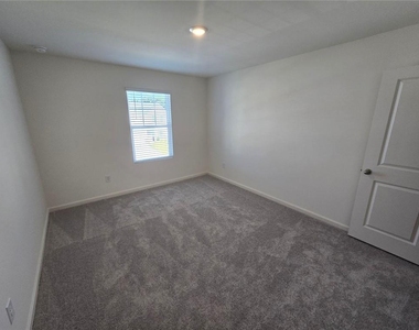 73 Rowlett Place - Photo Thumbnail 27