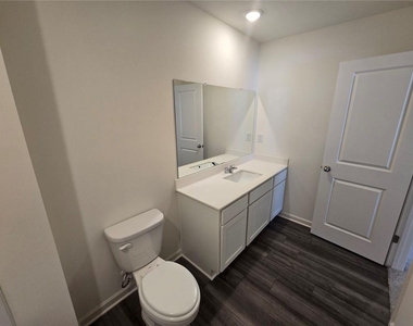 73 Rowlett Place - Photo Thumbnail 25