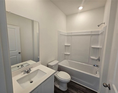 73 Rowlett Place - Photo Thumbnail 8