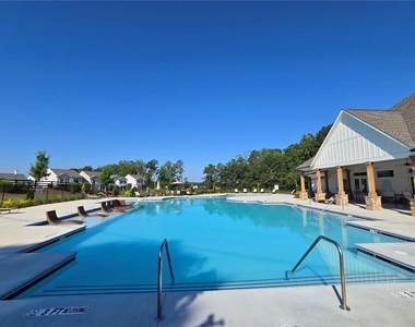 73 Rowlett Place - Photo Thumbnail 35
