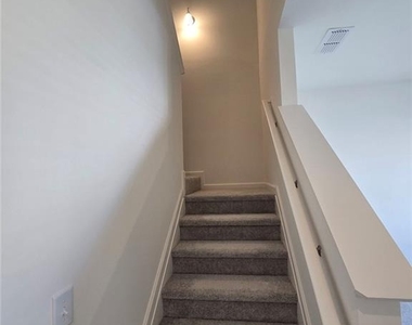73 Rowlett Place - Photo Thumbnail 11