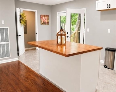 1551 Pine Glen Circle - Photo Thumbnail 6