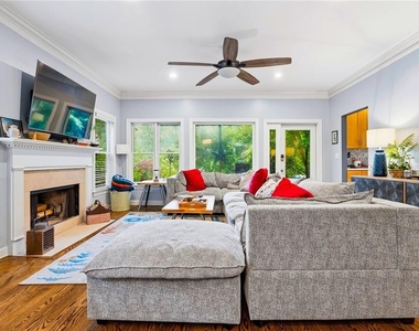 4565 Windsor Park Place - Photo Thumbnail 8