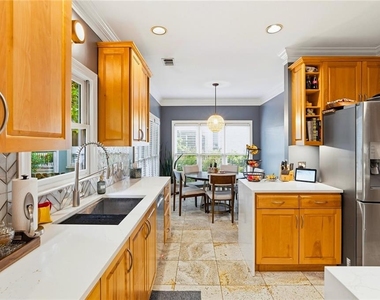 4565 Windsor Park Place - Photo Thumbnail 5