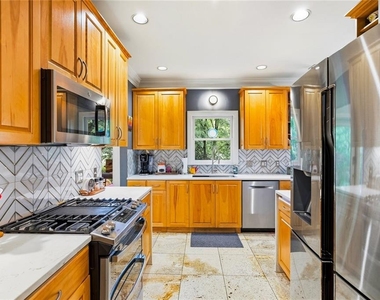 4565 Windsor Park Place - Photo Thumbnail 10