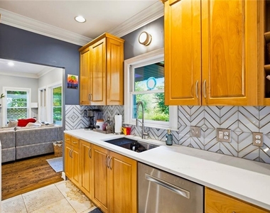 4565 Windsor Park Place - Photo Thumbnail 7