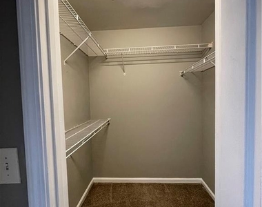 980 Prestwyck Court - Photo Thumbnail 14