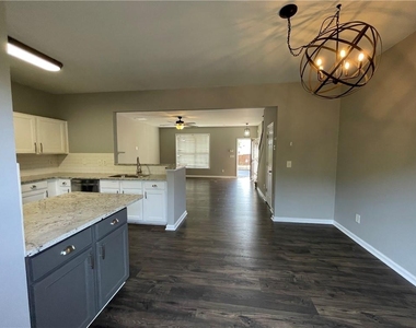 980 Prestwyck Court - Photo Thumbnail 10