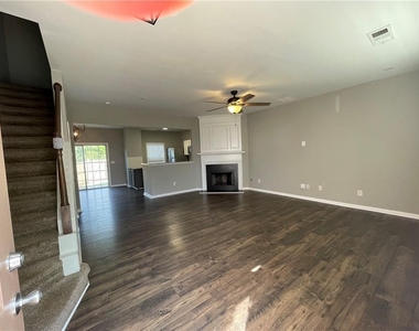 980 Prestwyck Court - Photo Thumbnail 2