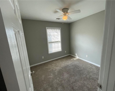 980 Prestwyck Court - Photo Thumbnail 15