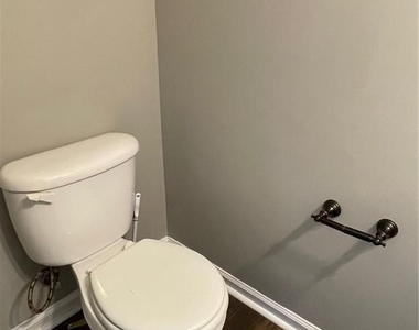 980 Prestwyck Court - Photo Thumbnail 24