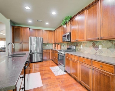 529 Olympic Way - Photo Thumbnail 10