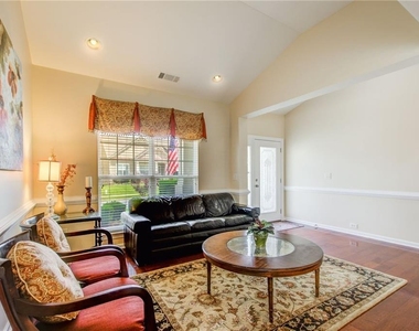 529 Olympic Way - Photo Thumbnail 3