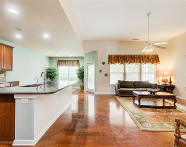 529 Olympic Way - Photo Thumbnail 7