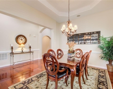 529 Olympic Way - Photo Thumbnail 5