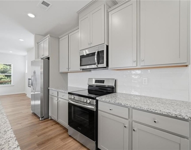 1670 Eagle Drive - Photo Thumbnail 13