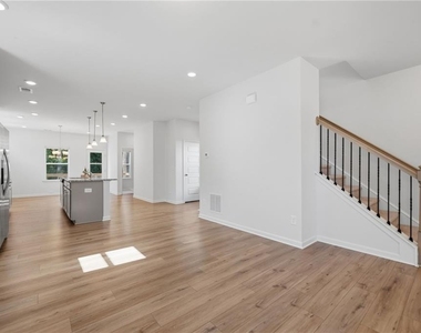 1670 Eagle Drive - Photo Thumbnail 7