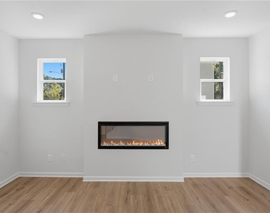 1670 Eagle Drive - Photo Thumbnail 4
